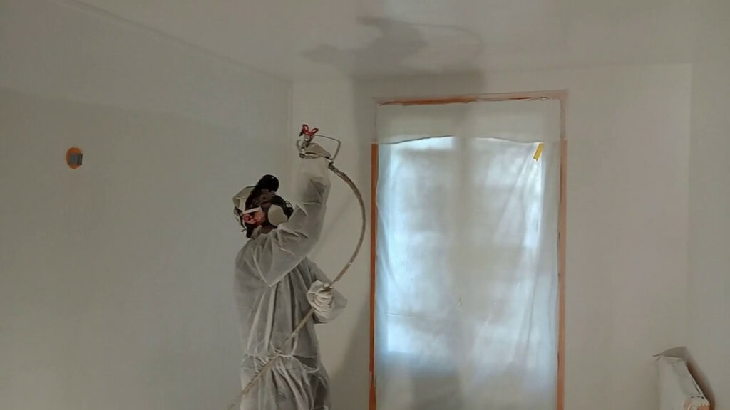 Lire la suite à propos de l’article Peindre un séjour de 50 m² avec un pistolet Airless : méthode et préparation
