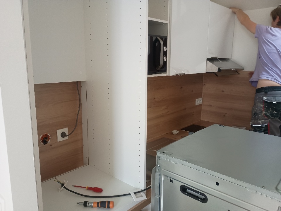 Installation d’une cuisine moderne par artisan AcoreNov